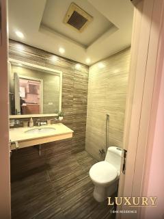 White Pearl 1BHK - Pool, Gym, Sauna, Self Check in - 8