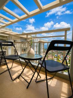 Verdon Parc Penthouse 2BR with 2 balconies Pool, seaview, amenities and Davao city view - 6