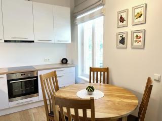 Koidula Villa - Spacios 1-Bedroom Apartment, Free Parking & Self Check-in - 1