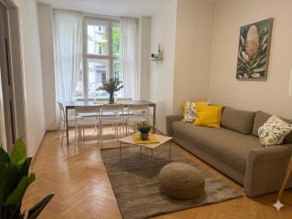 Spacious and Relaxed 2BR Ap for Friends and Families - 3