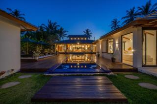 Wellness Bisous - Stunning 4BR Ubud Villa with Spa & Rice Field Views - 0