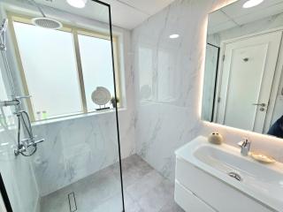 SUNRISE HOMES - Near JBR Walk & Beach - Lovely Studio - 6