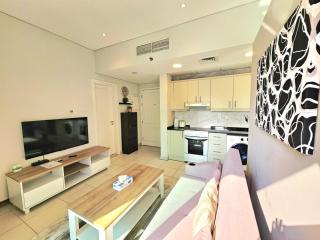 SUNRISE HOMES - Near JBR Walk & Beach - Lovely Studio - 1