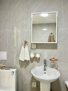 New Modern 1BR near city center - 6