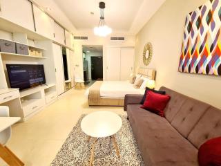 SUNRISE HOMES - Charming Studio near JBR Beach - 1