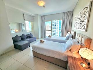 REFURBISHED 2BHK - Panoramic Sea & Beach View Stay-Sleeps 6 - 2