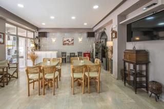 Bikakis Family Apartments - 6