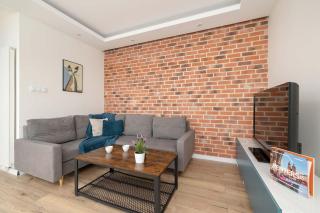 Family Apartment with Balcony and Underground Parking in Cracow by Noclegi Renters - 0