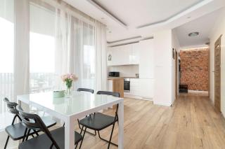Family Apartment with Balcony and Underground Parking in Cracow by Noclegi Renters - 3