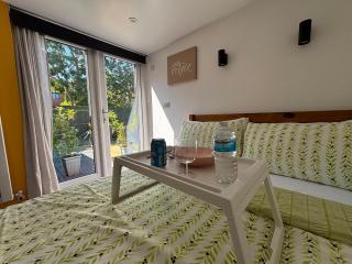 Private Guest Suite in Bletchley, Milton Keynes - 9