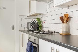 Revolution House | Spacious Stay for Teams - 9