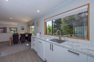 Central Comfort in Wanaka - 5