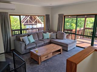 Central Comfort in Wanaka - 4