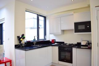 2 Bedroom House Near City Centre - 9