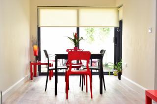 2 Bedroom House Near City Centre - 3