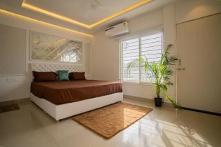 Avenaa Lake View Suite Kolar Road Bhopal - 6