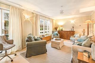 Hillside House - 9