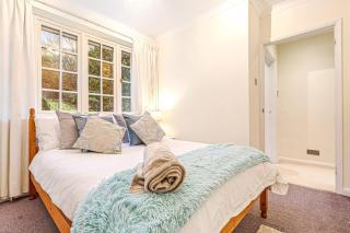 Hillside House - 3