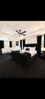 6 bedroom 10 beds - 8