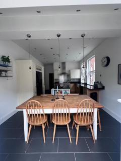 Large x4 bed home close to the Beach & Liverpool - 2