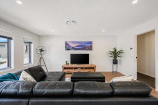 Villa No 5 Brand New close to shops 10 min Airport - 8