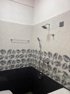 RKM Hotel Uppuveli - 4