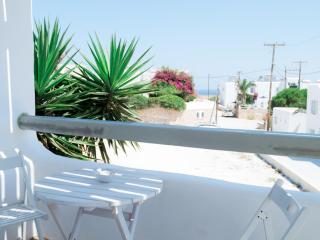 Naousa White Retreat - 9