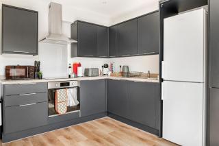 Stylish New 4BR Home-Free Parking-Sleeps 8 - 2