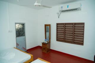 Nilaveli Beach Bungalow - 7