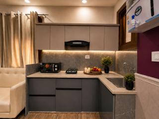 Let'Stay - Urban Nivas, Luxury Apartments in Noida Sector 63A, Near Fortis Hospital - 8