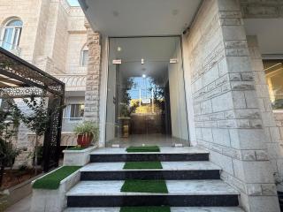 Luxury Private Apartment in Jabal Al Hussein - 4