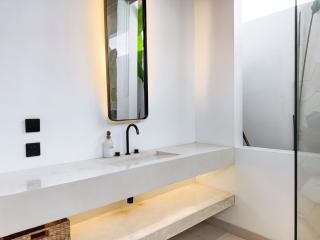 Casa Petak 2 - Serene Architectural Villa in Tropical Paradise Pererenan - 1