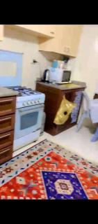 خلف ارابيلا مول شقه مفروشه 2 غرفه وصاله ومطبخ وحمامين 3 حمامات - 0