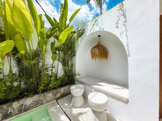 Casa Petak 2 - Serene Architectural Villa in Tropical Paradise Pererenan - 9