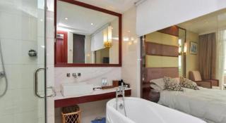 Wuxi Taihu Garden Hotel - 4