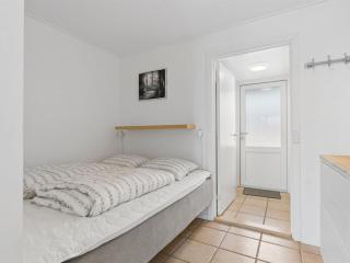 Apartment Heidine - 100m from the sea by Interhome - 3