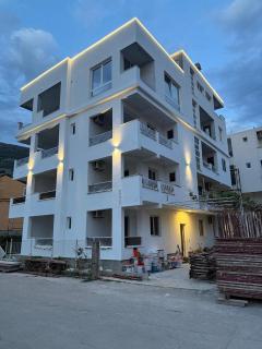 Apartments Pericic LUX - Sutomore - 4