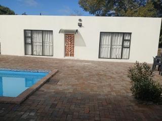 Stay at Gabby's- no loadshedding - Cidade Do Cabo - 8