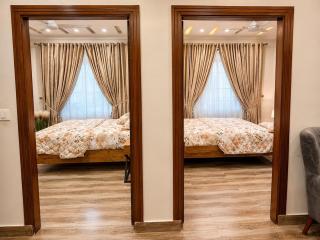 Y-Cube Luxury Family Apartment - 3
