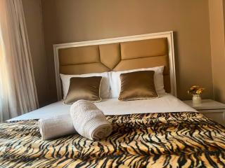 Morden Cottage, Solar, Borehole, Wi-Fi and Pool - 1