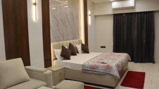 Urbino Suits - Ghaziabad - 8