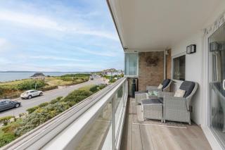 Seaview Retreat by Grandeur Property - 0