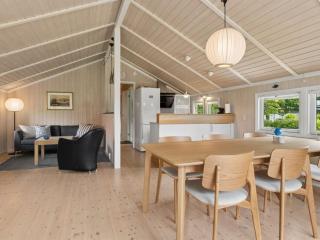 Holiday Home Naninja - 680m from the sea by Interhome - 3