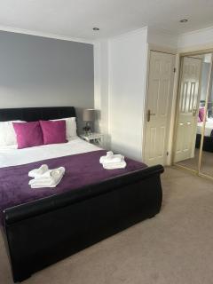 Juniper - A Spacious Four-Bedroom Retreat - 4