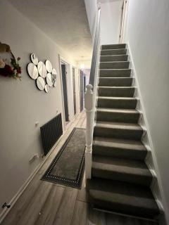 Juniper - A Spacious Four-Bedroom Retreat - 2