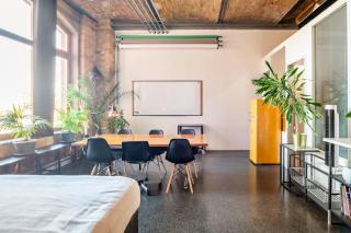 Loft & Artist Studio in an Industrial Creative Hub - 8