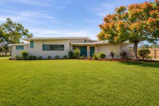 Sarasota Family Stay Near Beach & SRQ Airport sleep 11 - 5