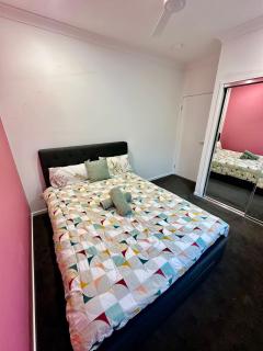 Noble place in Loganlea - 3