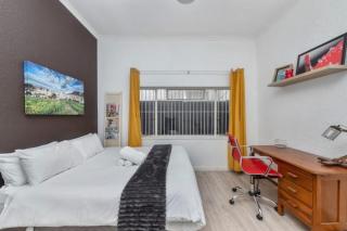 Modern and Stylish 2 BD House in Claremont - 7