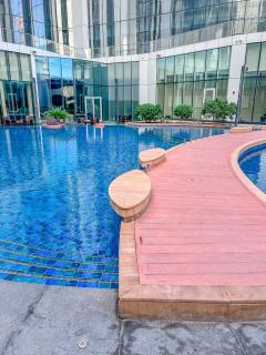 Bright & Elegant 1BR in Bahrain Bay - 4